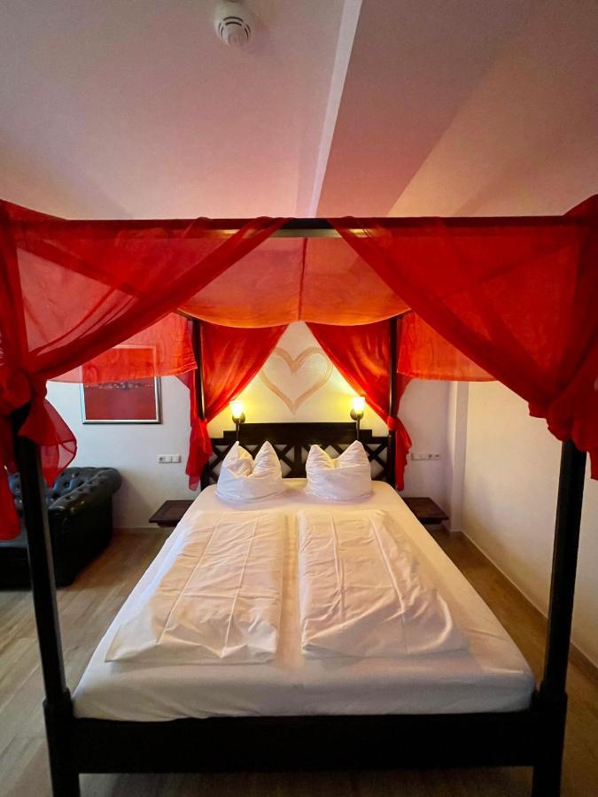 Hotel Zur Roemerbruecke Нойвид Экстерьер фото