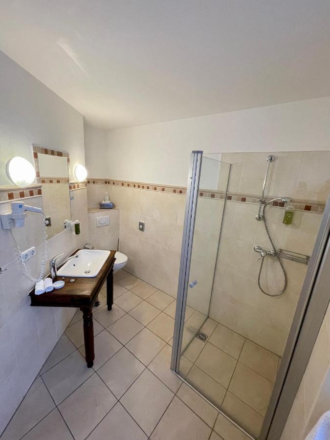 Hotel Zur Roemerbruecke Нойвид Экстерьер фото